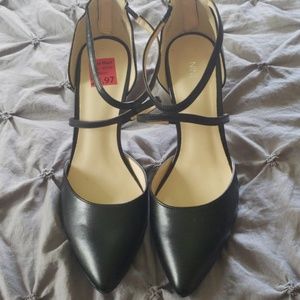 Never worn size 9 heel!